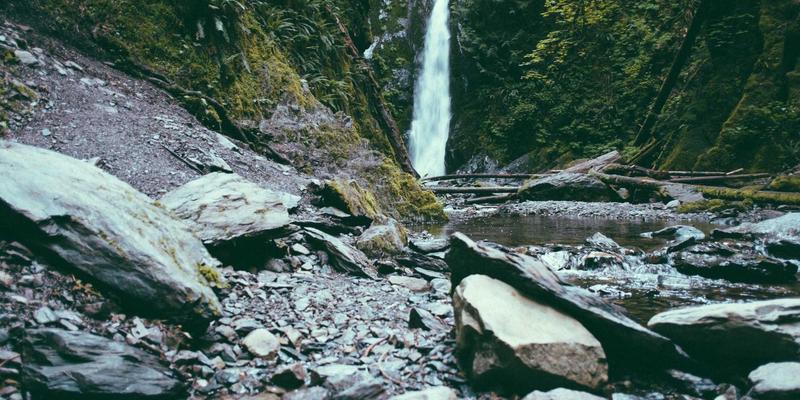 筑牢安全防线：重庆长江印钞厂如何通过供应商审核保障防伪标签印刷服务